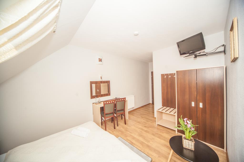Hotel Ada Wiekszyce Esterno foto