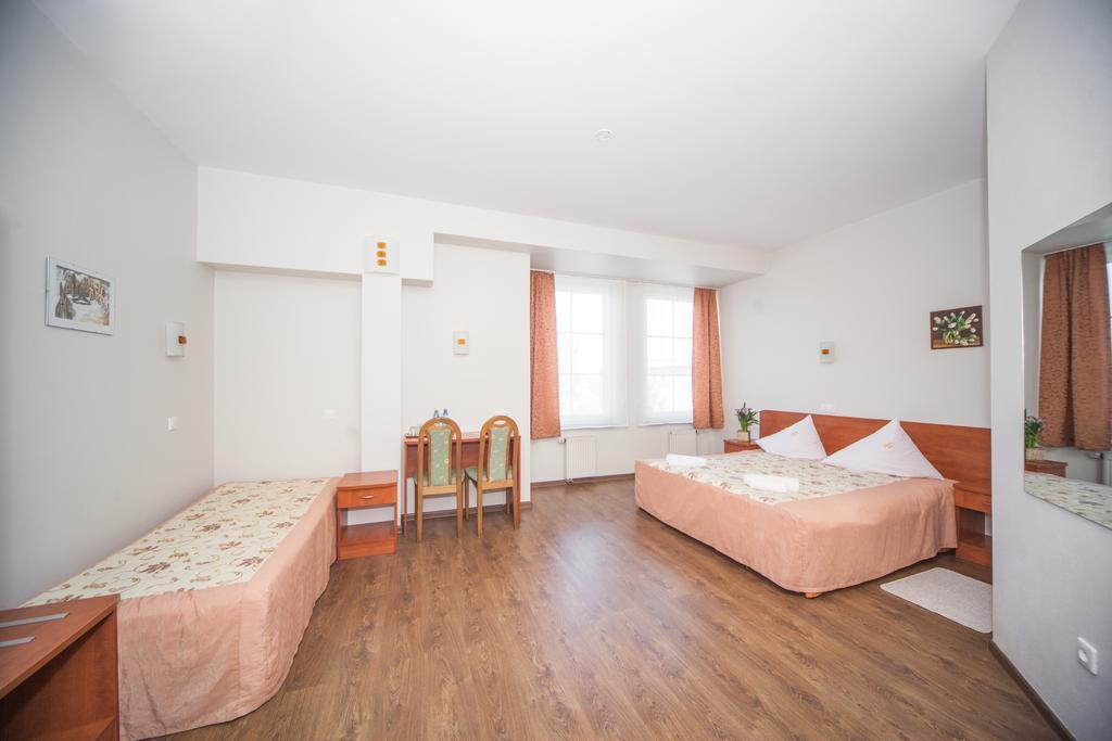 Hotel Ada Wiekszyce Esterno foto