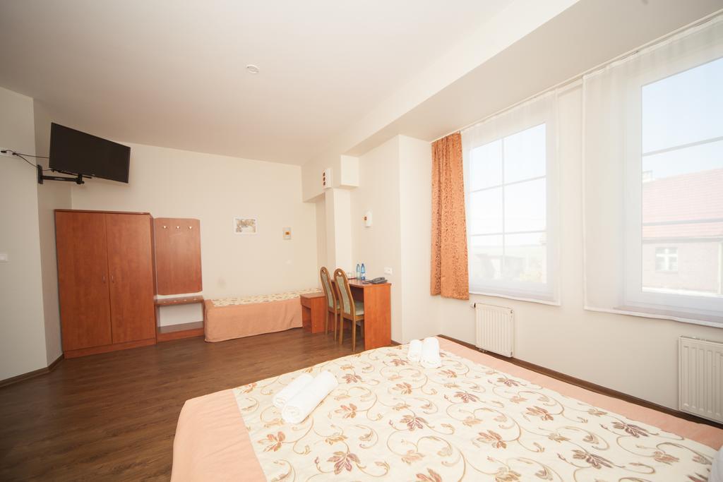 Hotel Ada Wiekszyce Esterno foto