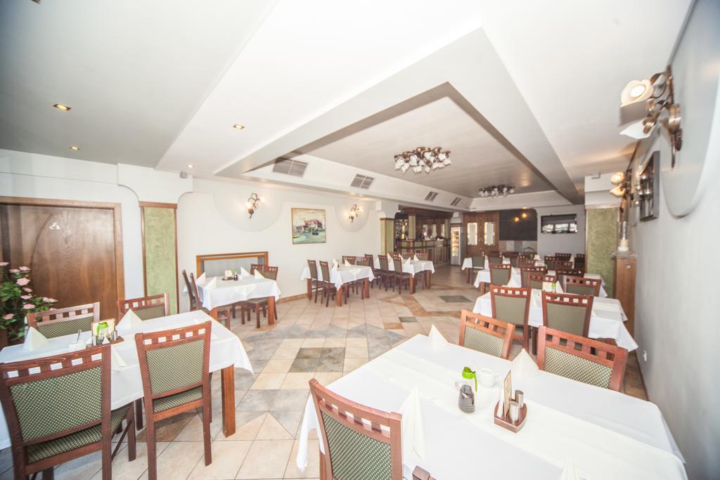 Hotel Ada Wiekszyce Esterno foto